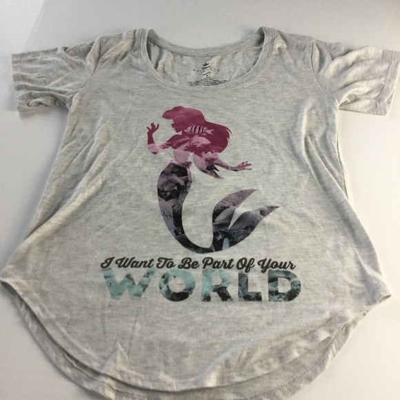 4/$16 🧜♀️ Little Mermaid Tee Small - Picture 3 of 4